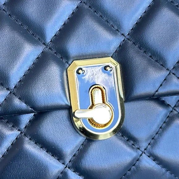 Quilted Black Purse - Picture 6 of 8